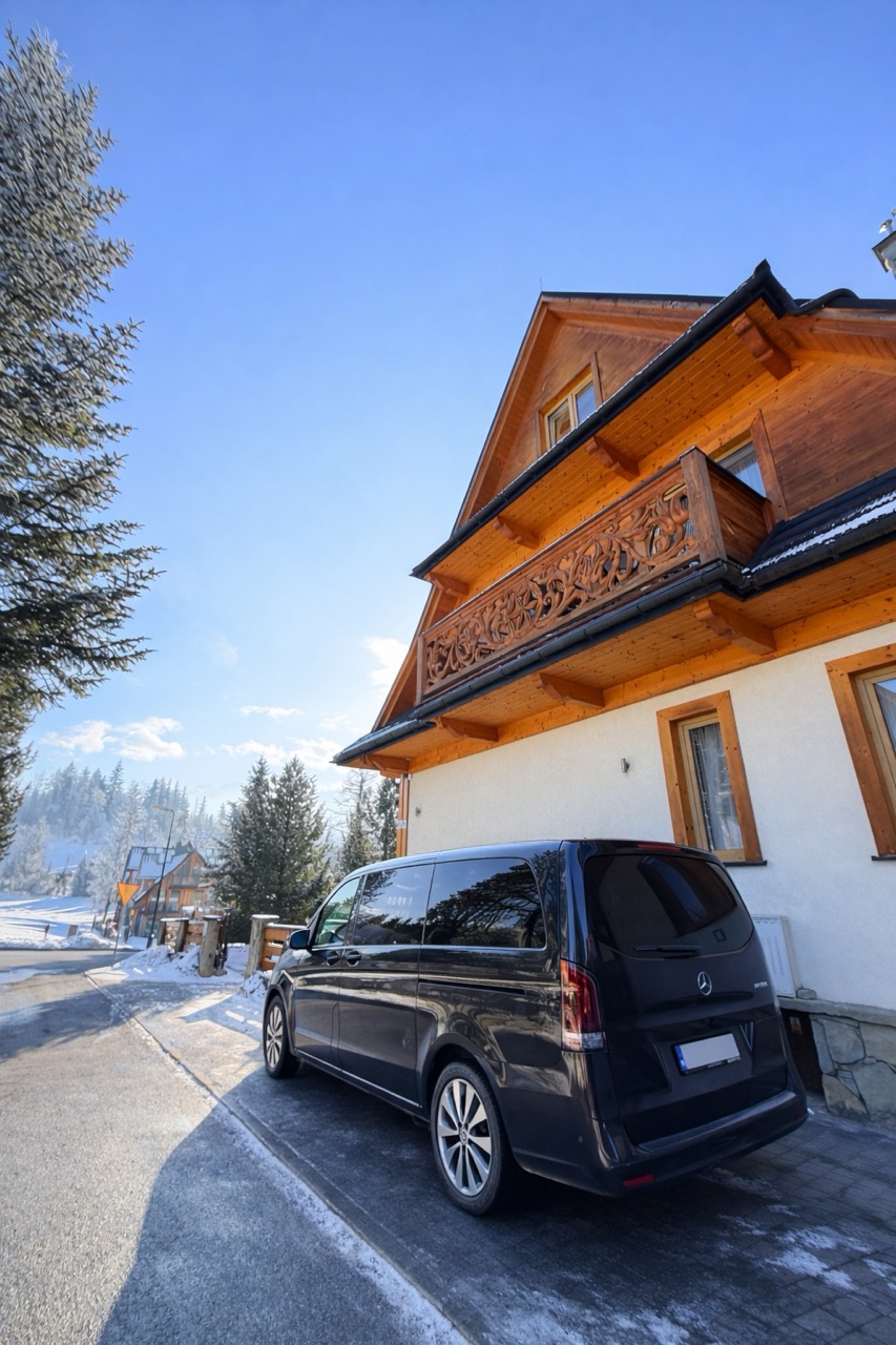 8 passenger van transfer Krakow Airport